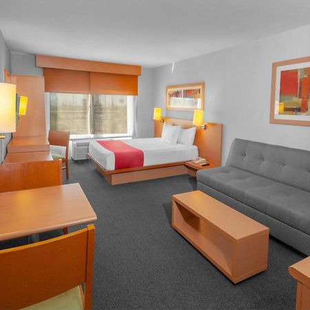 City Express By Marriott Celaya Parque מראה חיצוני תמונה