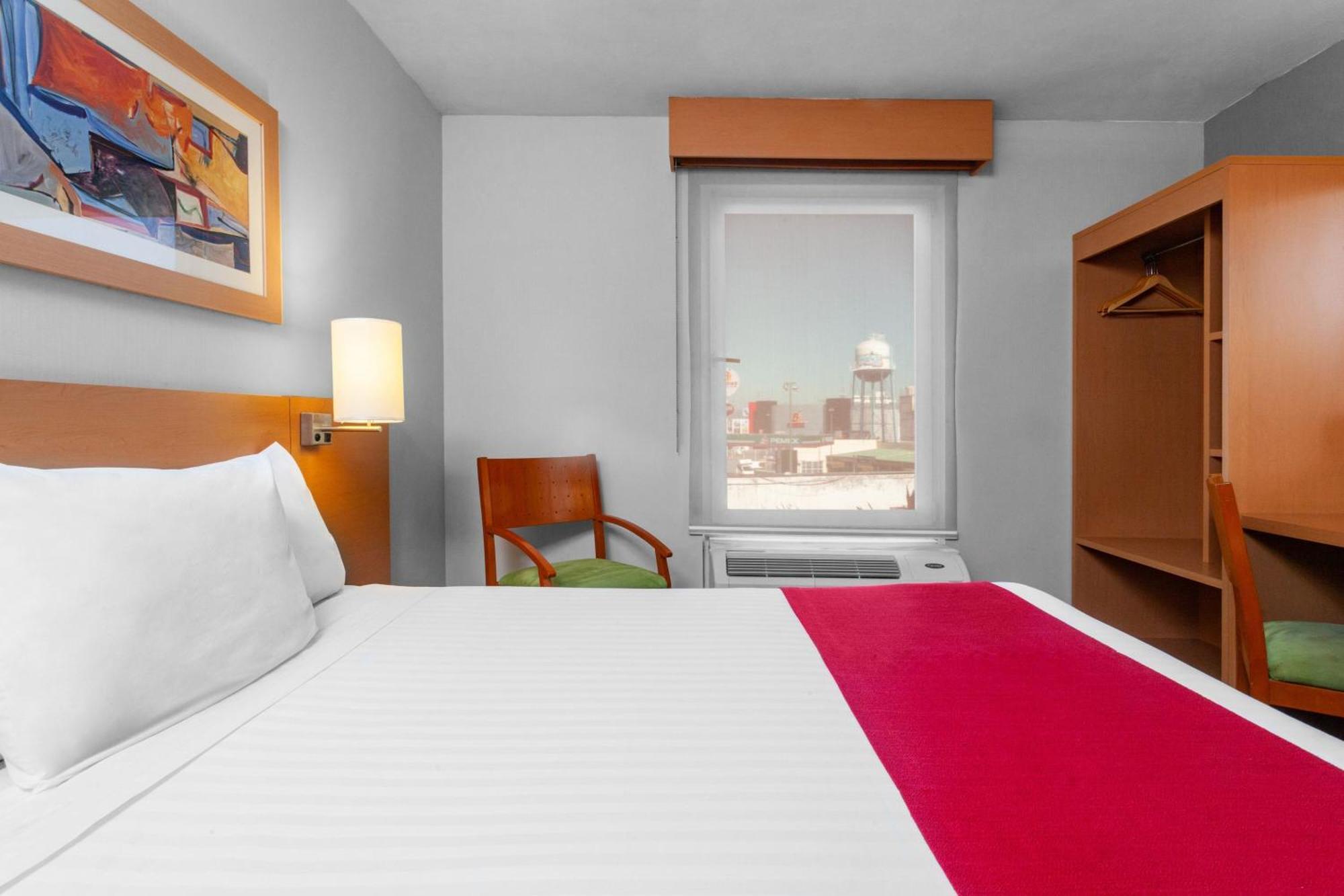 City Express By Marriott Celaya Parque מראה חיצוני תמונה