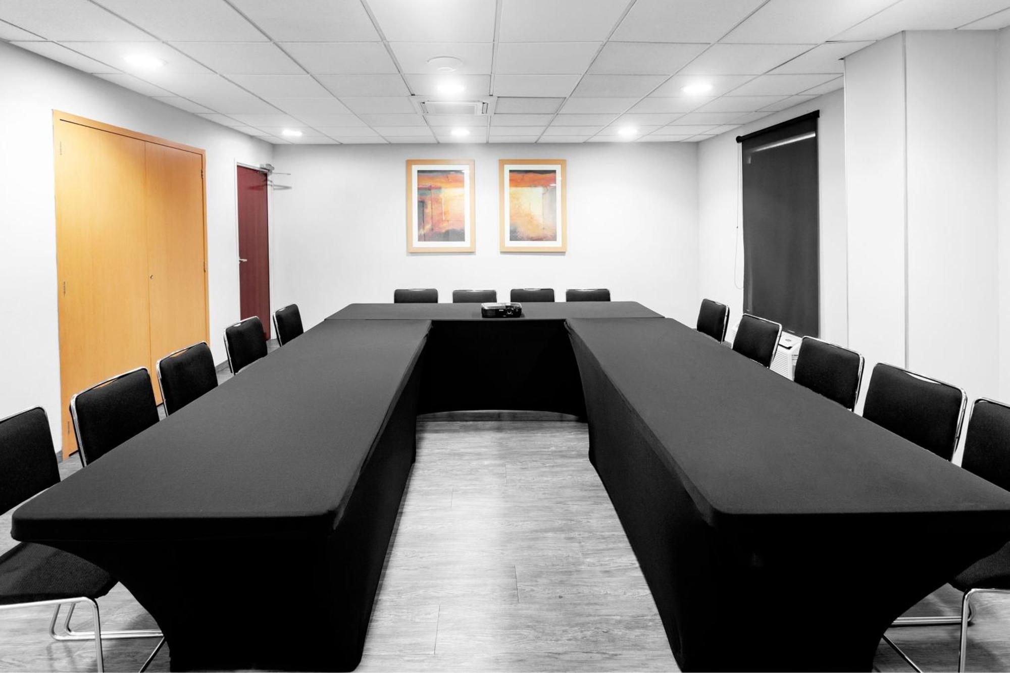 City Express By Marriott Celaya Parque מראה חיצוני תמונה