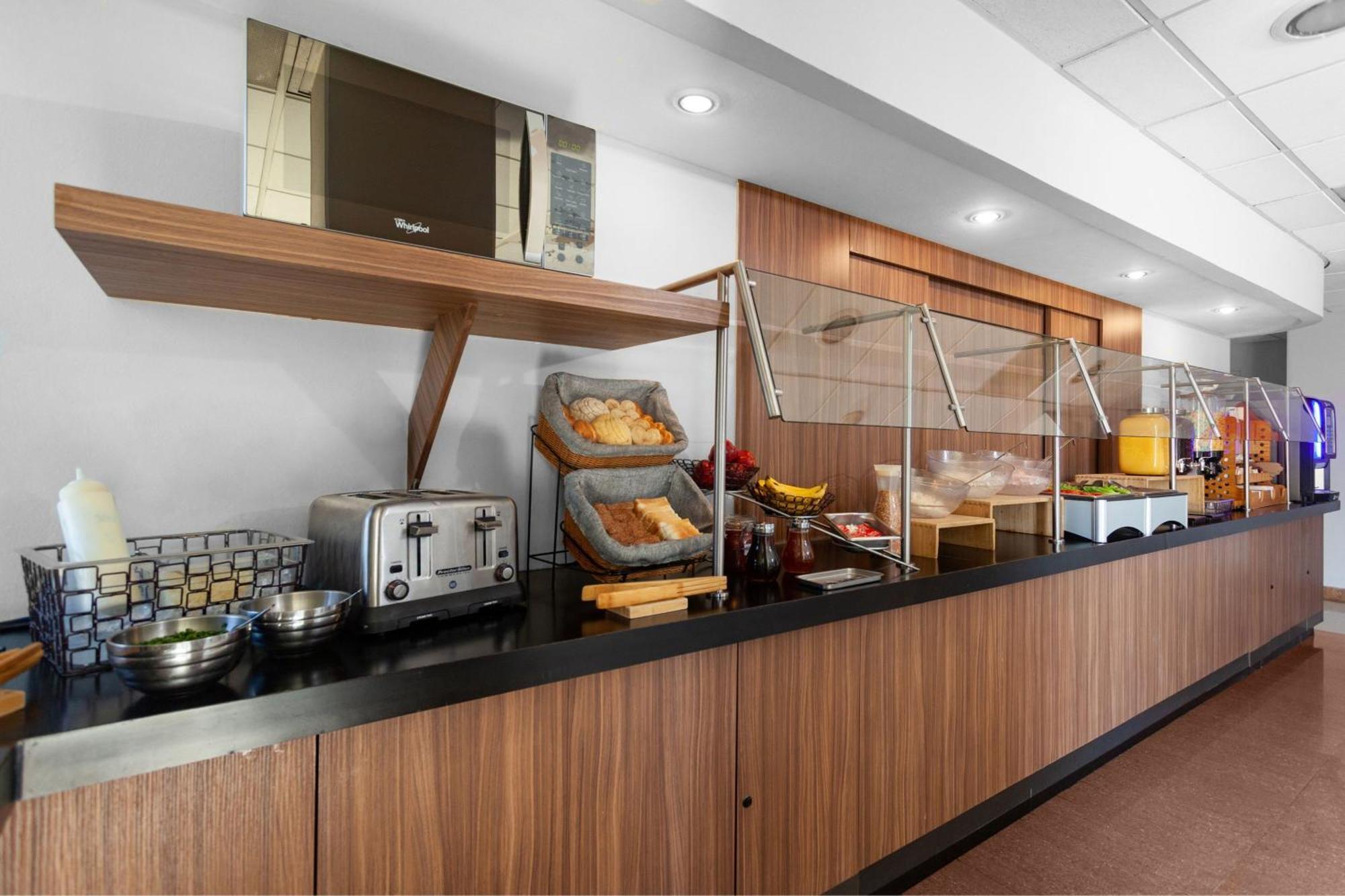 City Express By Marriott Celaya Parque מראה חיצוני תמונה