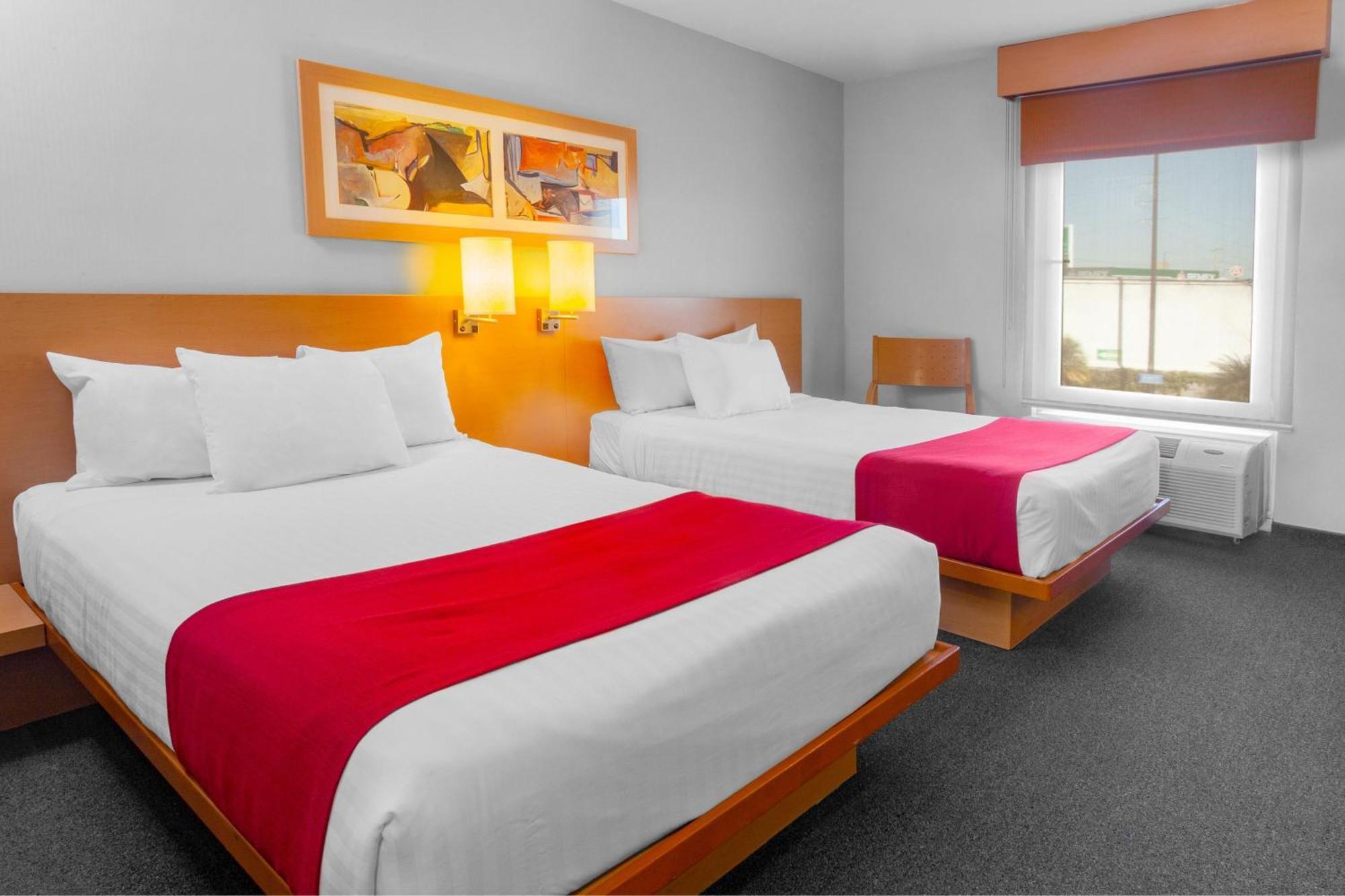City Express By Marriott Celaya Parque מראה חיצוני תמונה