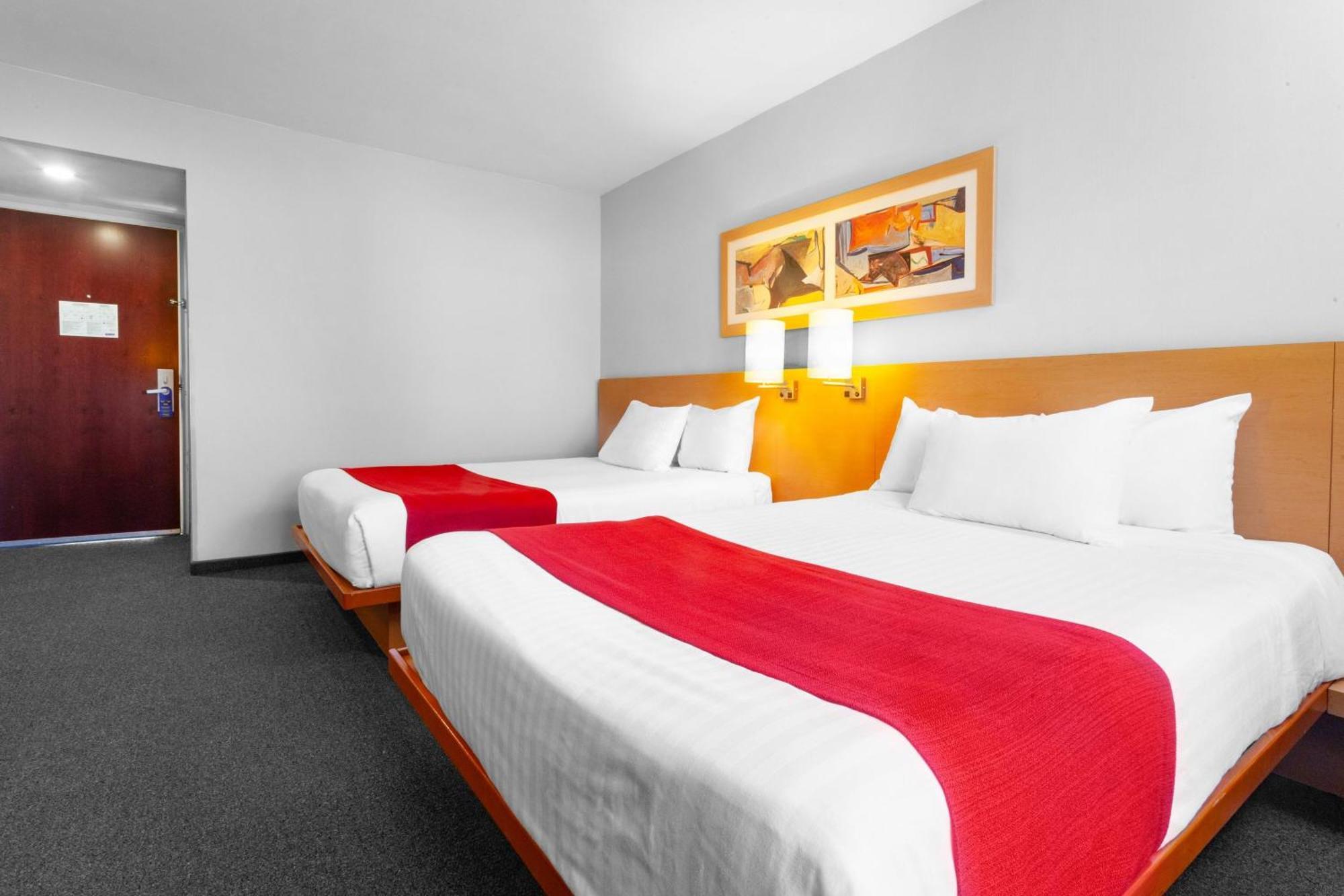 City Express By Marriott Celaya Parque מראה חיצוני תמונה
