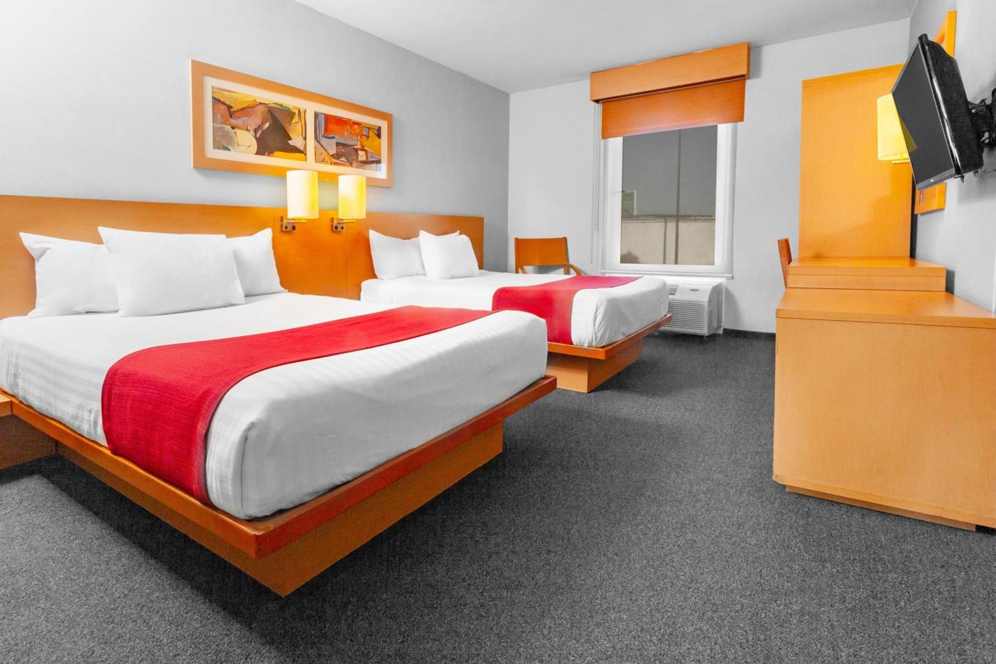 City Express By Marriott Celaya Parque מראה חיצוני תמונה