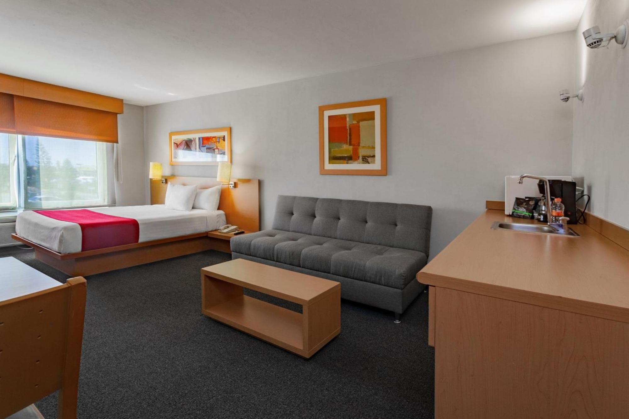 City Express By Marriott Celaya Parque מראה חיצוני תמונה