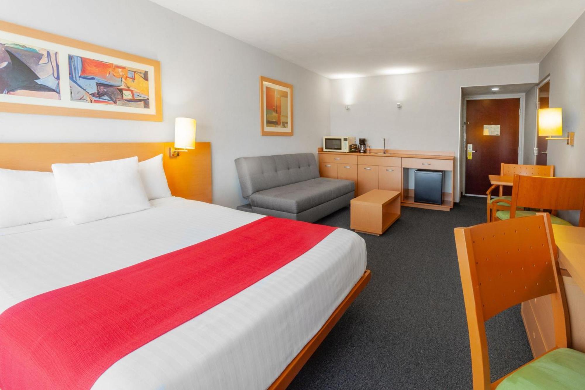 City Express By Marriott Celaya Parque מראה חיצוני תמונה
