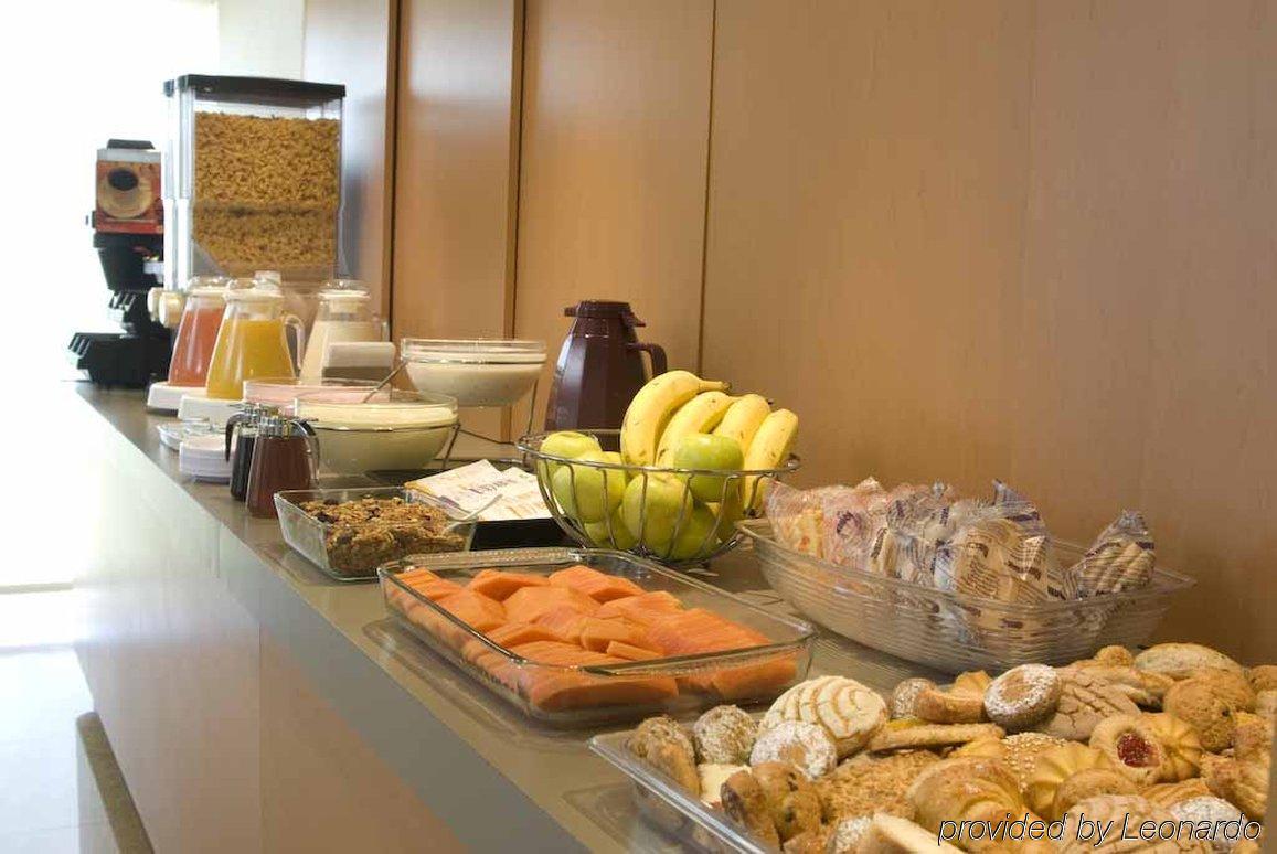 City Express By Marriott Celaya Parque מסעדה תמונה
