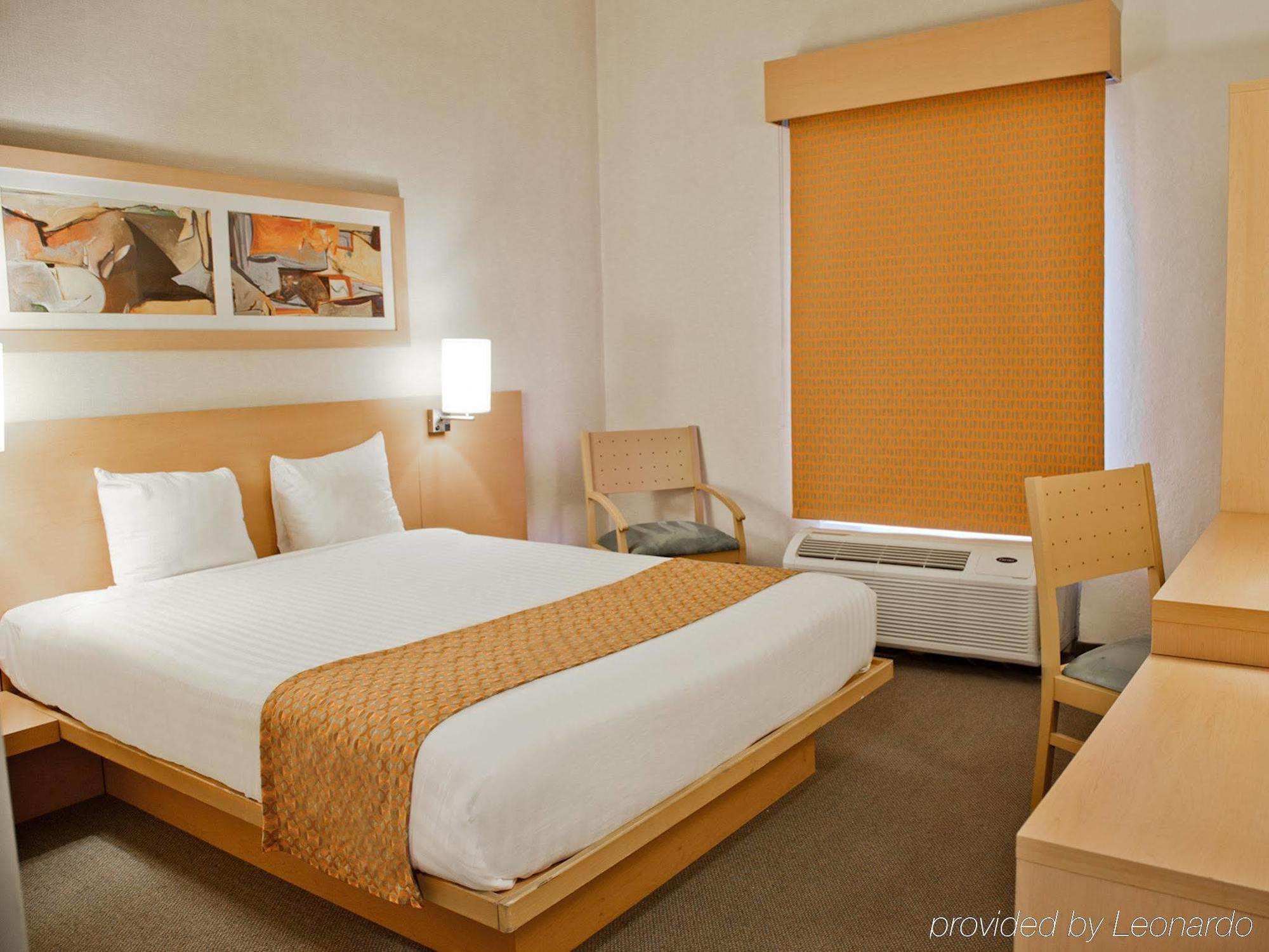 City Express By Marriott Celaya Parque מראה חיצוני תמונה