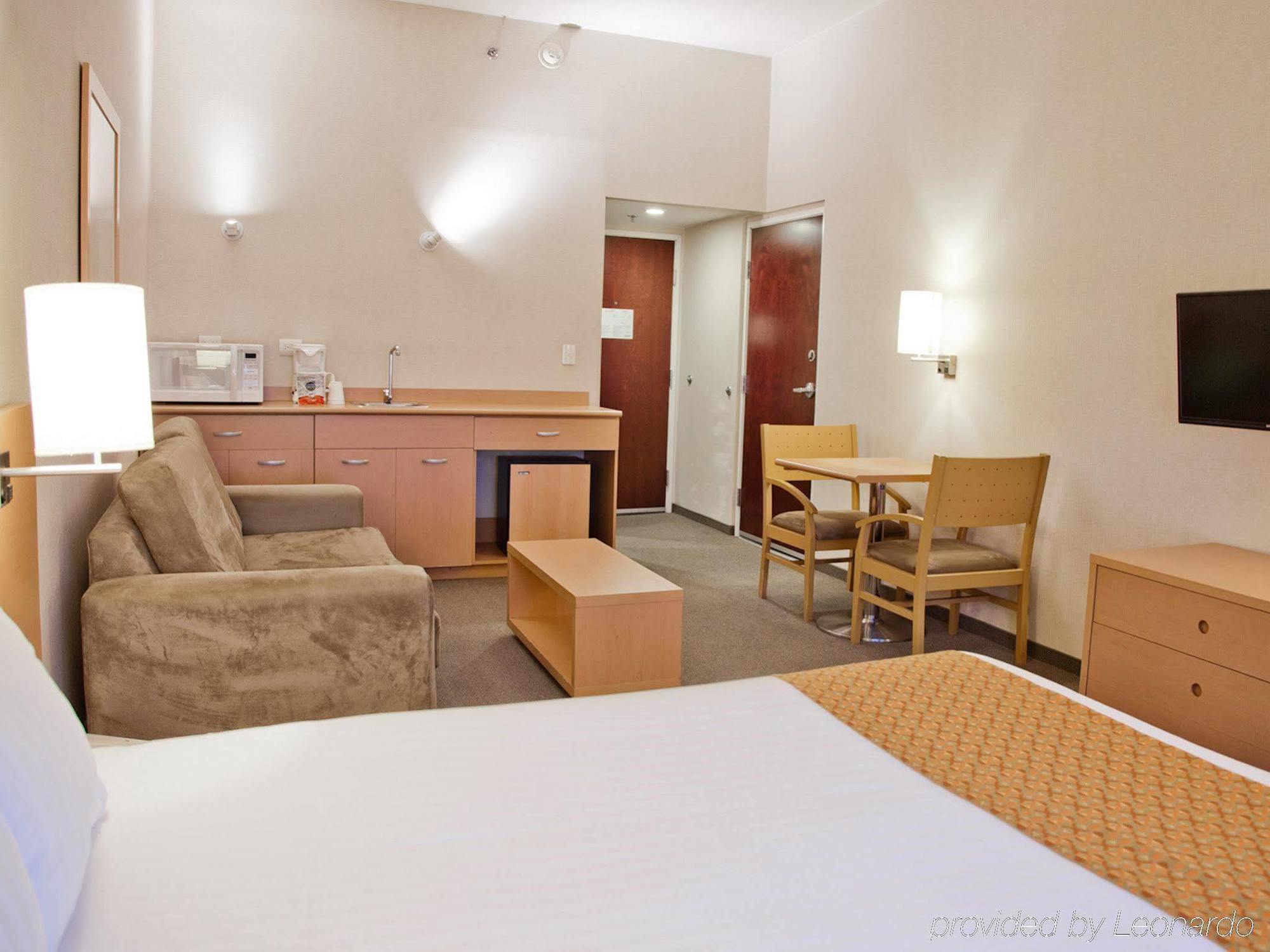 City Express By Marriott Celaya Parque מראה חיצוני תמונה
