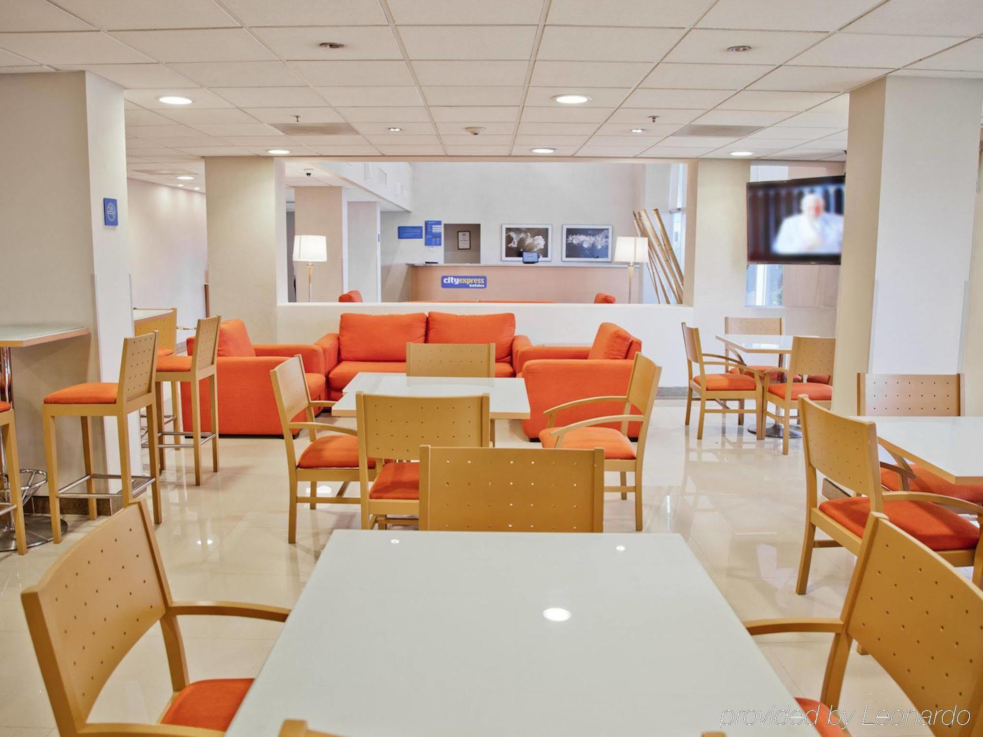 City Express By Marriott Celaya Parque מראה חיצוני תמונה
